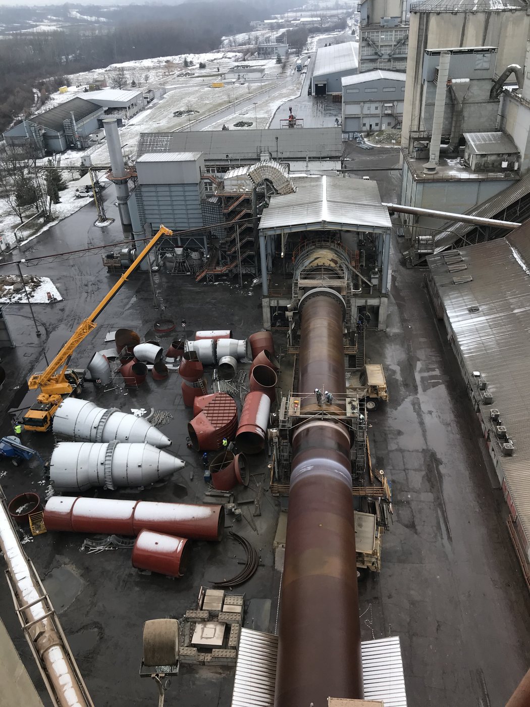Cevni razvod u industrijskoj hali