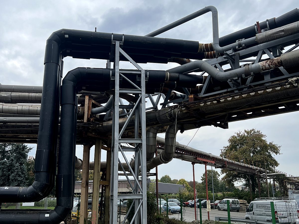 Spoljni industrijski cevovod na objektu